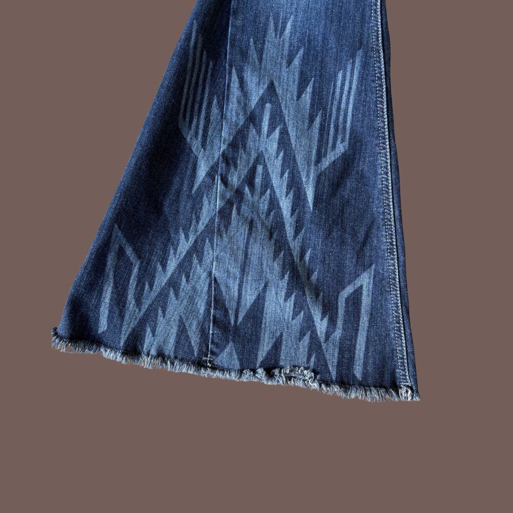 Ariat Flare Jeans | Chimayo Print, Dark Wash | Size 25R | Vintage - Picture 2 of 5